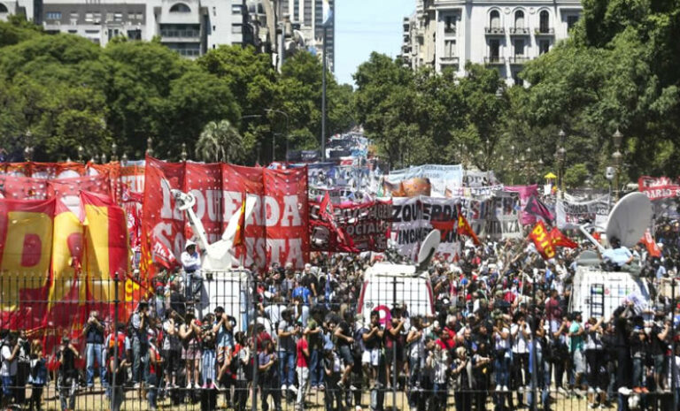 Congreso Argentino aprueba polemica reforma previsional