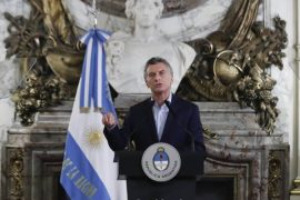 Macri anuncia medidas de contención para frenar la crisis argentina