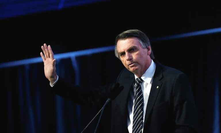 Bolsonaro busca un avance de la reforma a las pensiones en Brasil