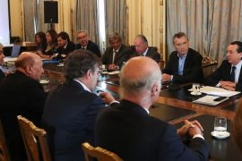 Macri solicita apoyo a empresarios y les asegura bajar impuestos en 2020