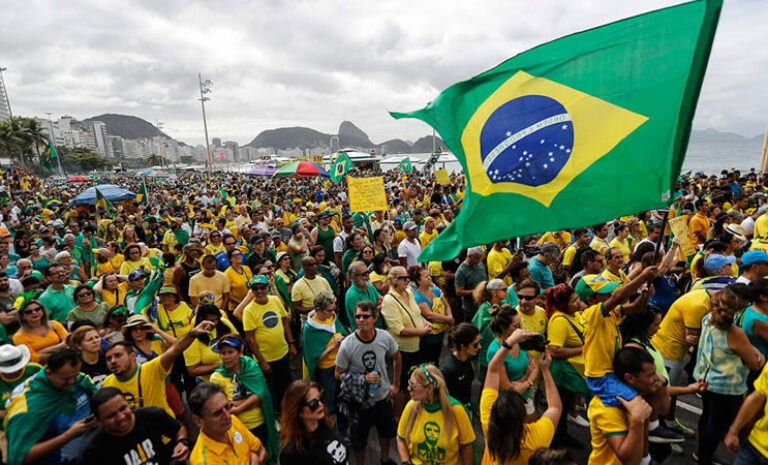 El Gobierno Brasileño aplaza reformas económicas para evitar protestas sociales