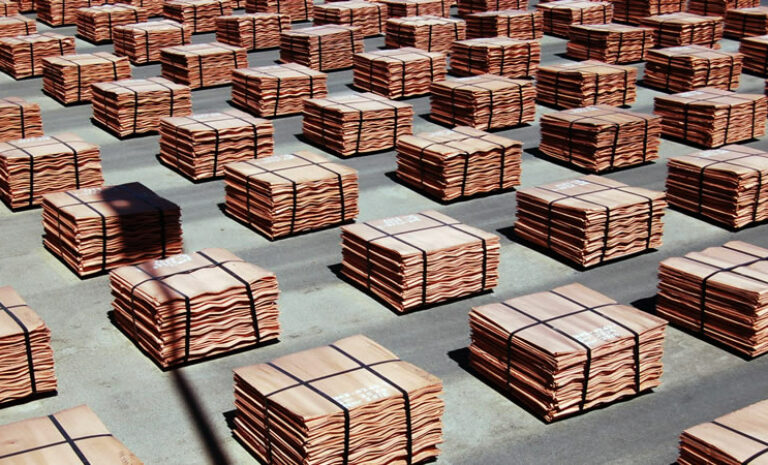 Precio del cobre alcanza su máximo en una decada, la tonelada se cotiza por sobre los US$10.000