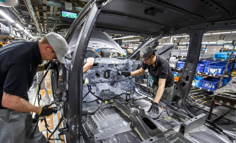 Nissan anuncia la fabricación de un SUV eléctrico y la instalación de una fábrica de baterías