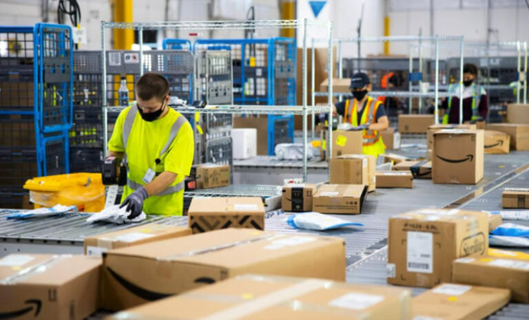 Amazon prevé contratar 125 mil empleados para sus centros de distribución y logística en EEUU