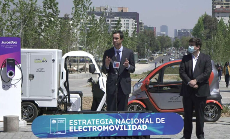 Gobierno anuncia que a partir de 2035 solo se venderán vehiculos eléctricos en Chile