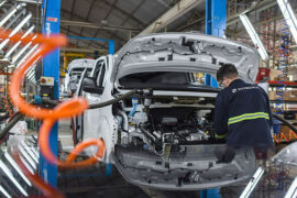 Ford Motors inaugura planta en Uruguay, donde fabricará 50.000 vehículos al año