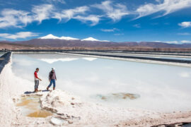 Argentina y Bolivia suscriben contratos para la exploración y producción de yacimientos de litio