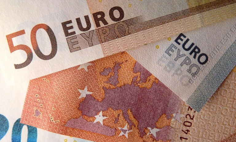 Valor del euro se dispara tras la caída de la inflación en Estados Unidos