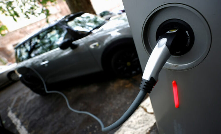 Electromovilidad: ¿Qué marcas lideran las publicaciones de autos eléctricos e híbridos en venta en Chile?