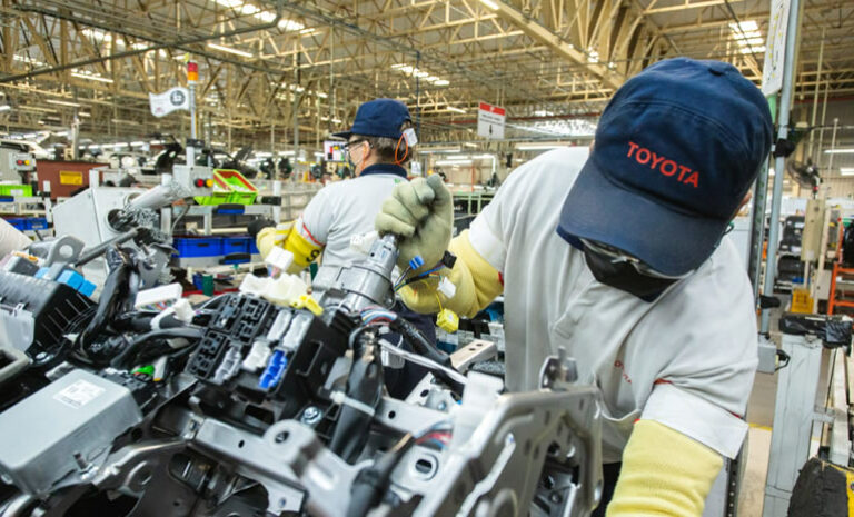 Toyota invertirá US$337 millones para producir un nuevo modelo híbrido en Brasil