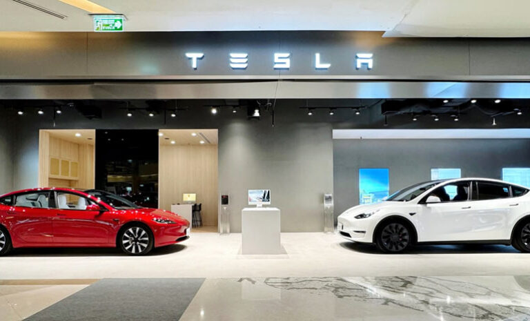 Santander Consumer y Tesla firman alianza para el financiamiento de vehículos eléctricos en Chile