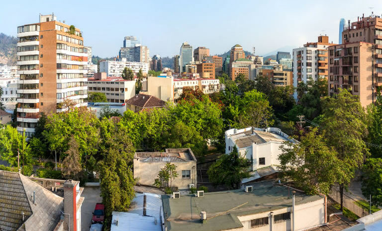 Estas son las comunas del Gran Santiago más baratas y más caras para arrendar una casa