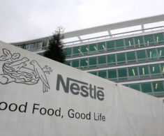 Nestlé rebaja sus previsiones de crecimiento tras caída de ventas